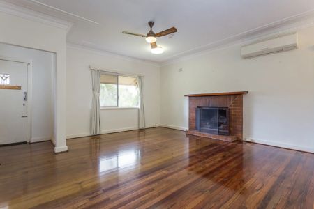 32 Kanumbra Street, - Photo 4