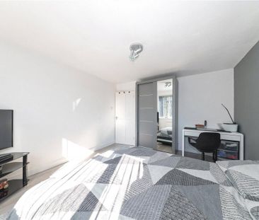 2 bedroom maisonette to rent - Photo 2