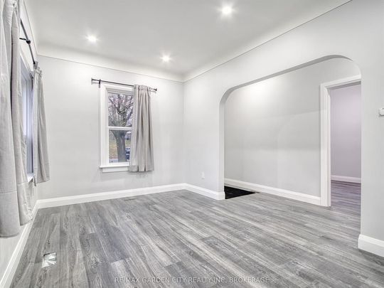 For Lease - 7 MAPLECREST Avenue Unit# UPPER, St. Catharines, Ontario - Photo 1