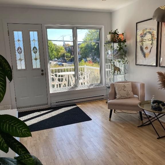 Superbe et grand 4 1/2 TRÈS lumineux et tranquille - Photo 1