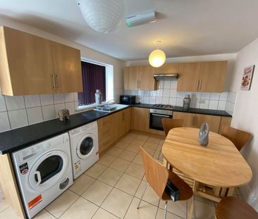 Room 6, 47, Preston - Photo 4