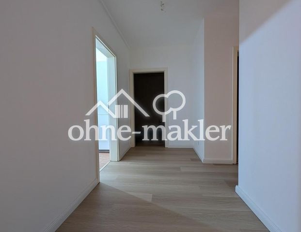 zentrale und sanierte 4 Zimmer Wohnung mit Balkon - Foto 1