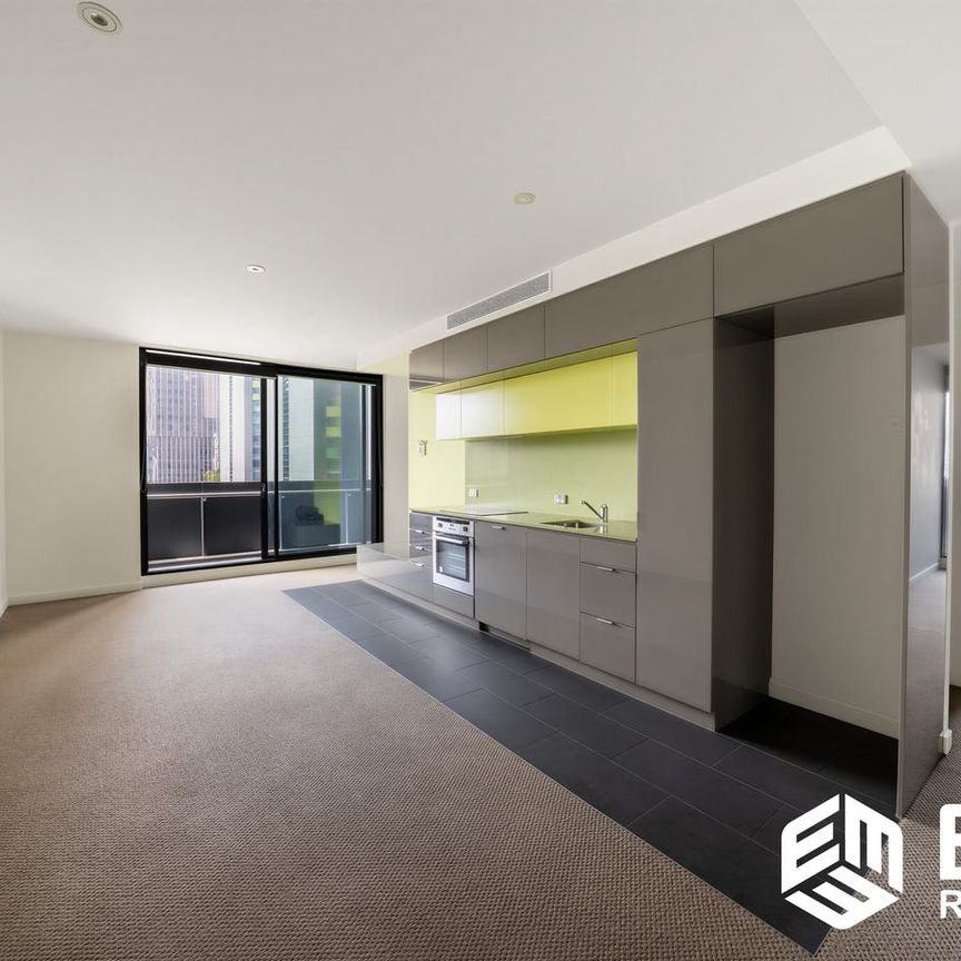 Spacious 2-Bed, 2-Bath Apartment with Large Balcony in Carlton - Photo 1