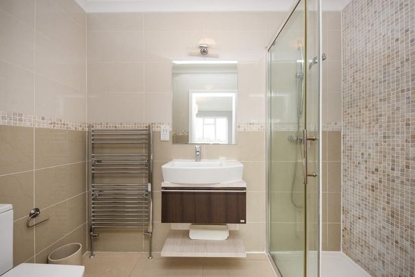 3 bedroom flat to rent - Photo 1