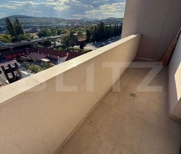 Apartament 3 camere, 75 mp, zona Sud-Vest - Fotografie 2