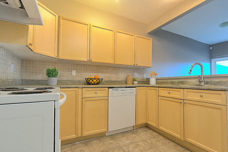 2 Bedroom Townhouse In Highly Sought After Community Of Lake Summerside - Photo 2