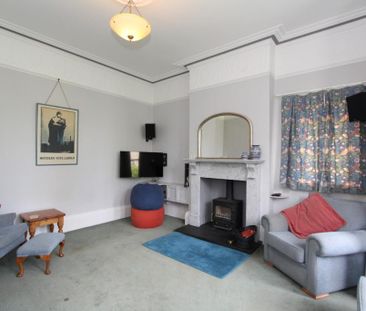 5 bedroom detached house to rent - Photo 2