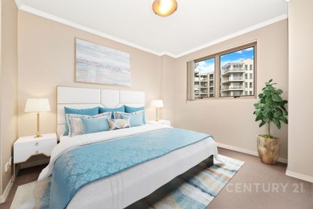 Bright, Spacious Apartment Offering Tranquil Bayside Living - Photo 3