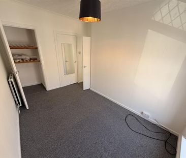 House - Terraced For Rent Whitting Street, Porth - Photo 3