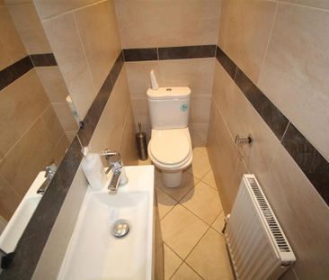 1 bedroom in a house share to rent - Photo 6