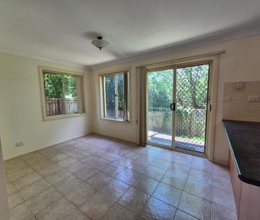 2 BEDROOM TOWNHOUSE - Photo 4