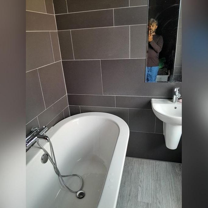 4 bedroom terraced house to rent - Photo 1