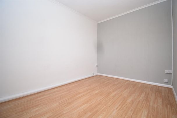 High Street, Normanton - Photo 1