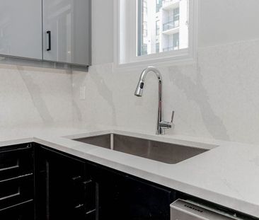 For Lease - 62 Kaitting Trail, Oakville, Ontario - Photo 6