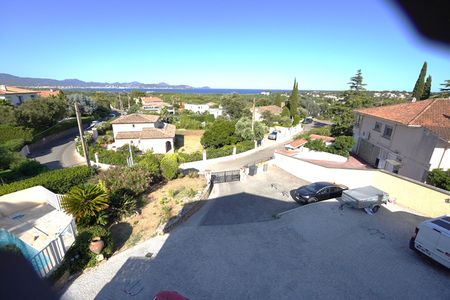 SAINT AYGULF - Appartement meublé T2 de 33m² avec vue mer, - Photo 5