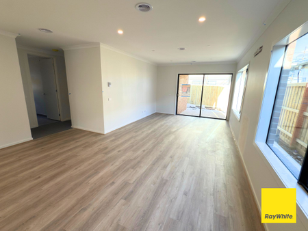 Exceptional Metricon Comfort Meets Modern Living in The Grove - Photo 5