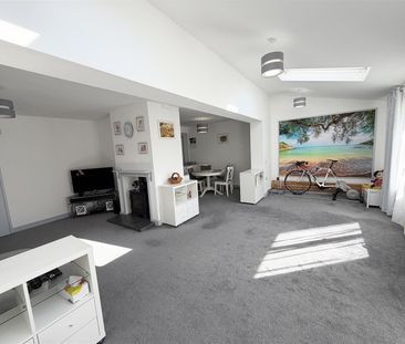 Kings Drive, Thingwall, Wirral - Photo 5