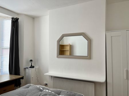 3 Bed Terraced House, Gwenfron Road, L6 - Photo 3