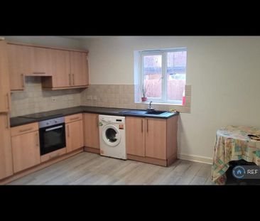 2 bedroom flat to rent - Photo 6