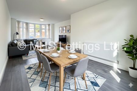 4 Bedroom Semi-Detached House for rent in Carr Manor Avenue - Photo 5