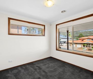 Beautifully Appointed Home in a Peaceful Cul de Sac, Perfect for Fa... - Photo 2