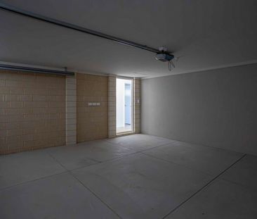 Brand new home awaiting it's family - Photo 6