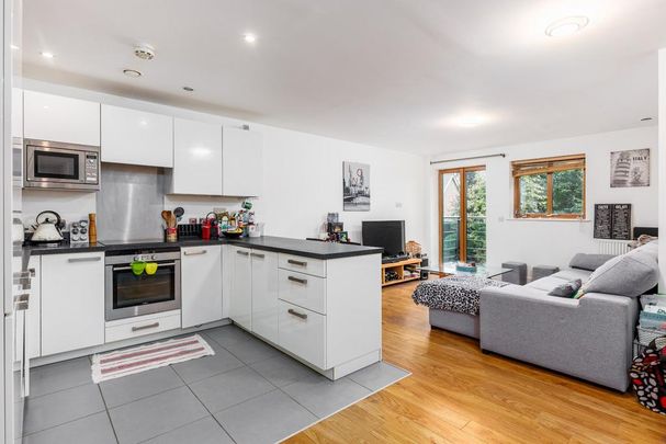 2 bedroom flat to rent - Photo 1