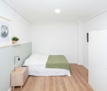 Carrer de les Illes Canàries, Valencia, Valencian Community 46023 - Foto 3