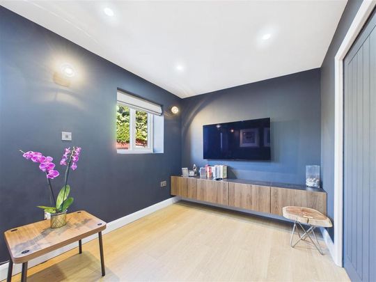 4 bedroom house to rent - Photo 1