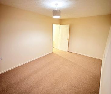 2 Bed Flat, Swallows Croft, RG1 - Photo 3