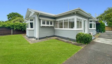 ST ALBANS - TWO BEDROOM HOME, HEATPUMP, SPACIOUS YARD - Photo 5