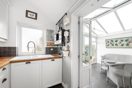 4 bedroom terraced house to rent - Photo 4