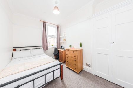 5 bedroom terraced house to rent - Photo 3