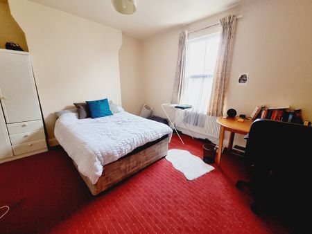 3 Bed Student Accommodation - Photo 2