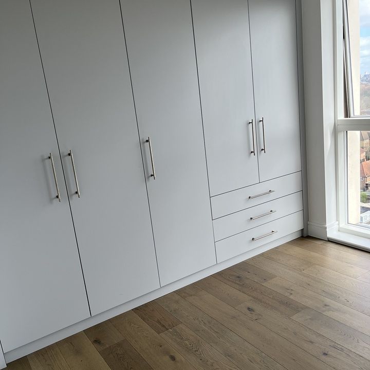 2 Bed Flat, Chiswick High Road, W4 - Photo 1