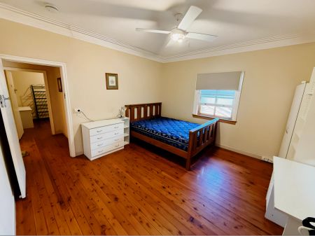 3 bed 1 bath - Photo 3