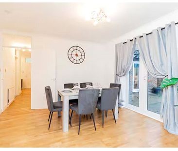 4 bedroom bungalow to rent William Smith Close, Woolstone, Milton K... - Photo 4