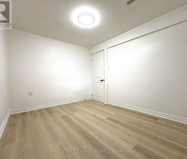 9 TRURO CRESCENT - Photo 2