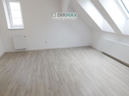 Pronájem bytu 2+1 60 m2 - Fotografie 3