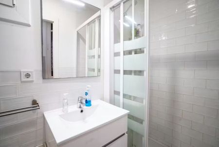 Gran Via de les Corts Catalanes, Barcelona, Catalonia 08015 - Photo 4