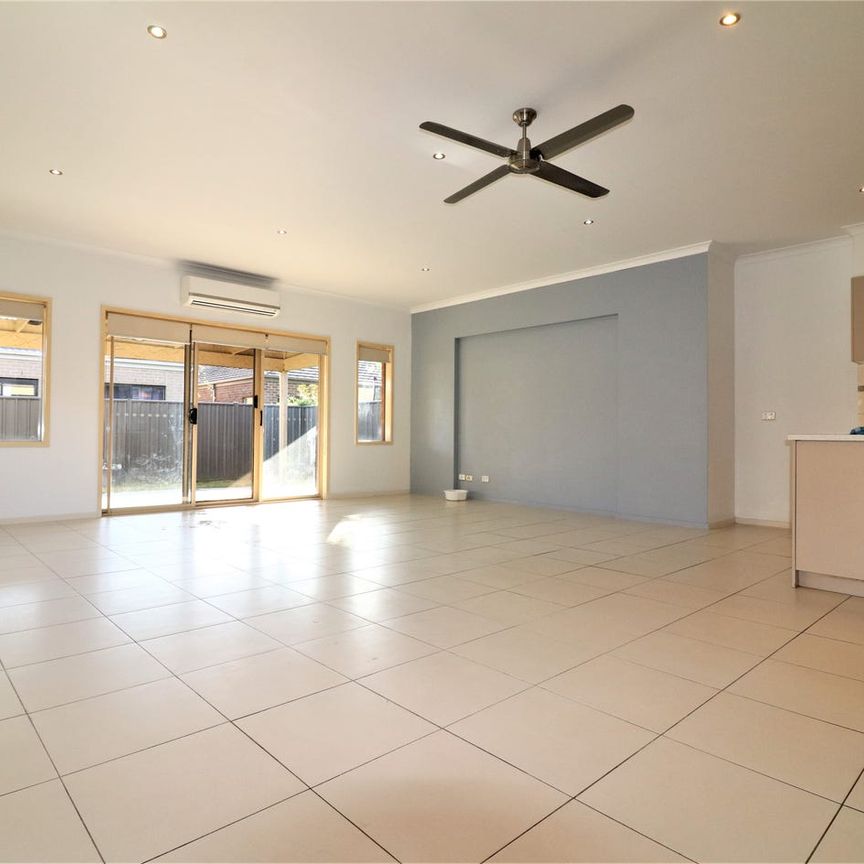 Easy Living In A Sought-After Pocket! - Photo 1