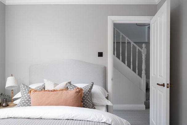 4 bedroom terraced house to rent - Photo 1