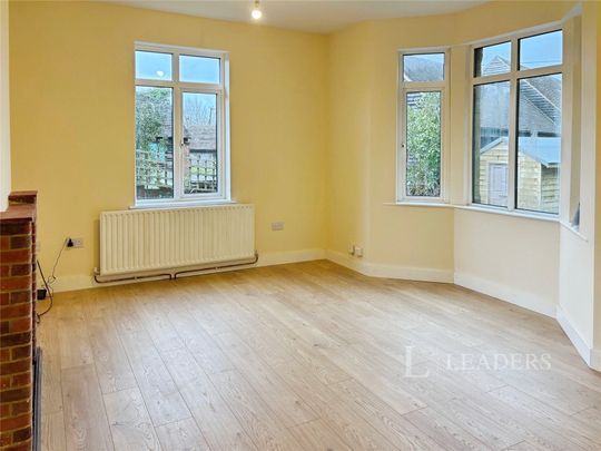 2 bedroom house to rent Horsham Road, Beare Green, Dorking, Surrey, RH5 - Photo 1