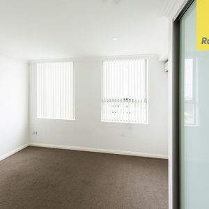 STUDIO APARTMENT LOCATED ACROSS ROSEHILL RACECOURSE - Photo 2