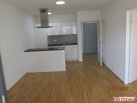 Schönes Wohnen in einer zwei Zimmer Wohnung mit ruhigem Balkon im Hof - Foto 4