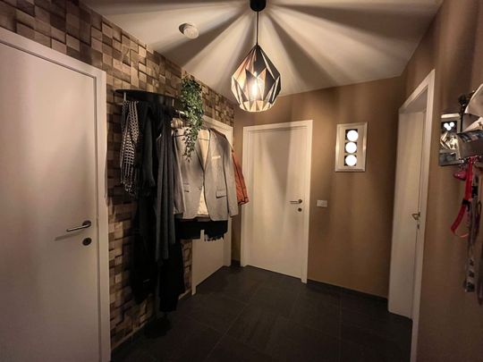 Lichtrijk appartement met 2 slaapkamers en terras – 1ste verdieping | EPC A - Foto 1