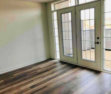 For Lease - 7 Heswall Lane, Newmarket, Ontario - Photo 2