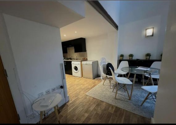2 bedroom flat to rent - Photo 1