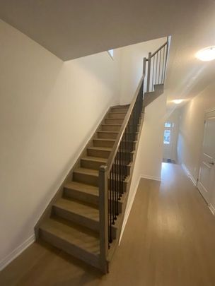 For Lease - 92 Phoenix Boulevard, Barrie, Ontario - Photo 1