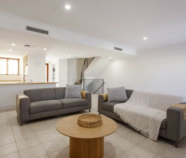 Furnished Coastal Luxury Villa with Private Mooring - Photo 3